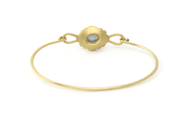 Scallop Oval Bracelet in 18K Fairmined Gold with Malawi Sapphire