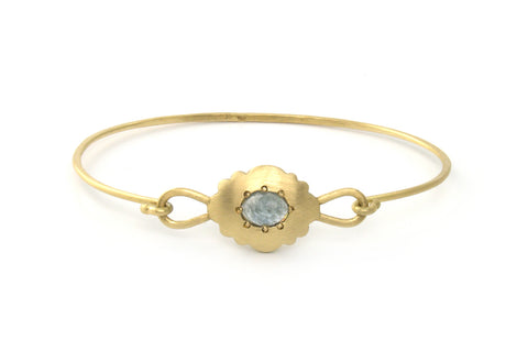 Scallop Oval Bracelet in 18K Fairmined Gold with Malawi Sapphire
