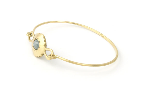 Scallop Oval Bracelet in 18K Fairmined Gold with Malawi Sapphire