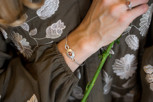 Scallop Oval Bracelet in Argentium Sterling Silver with Oregon Sunstone