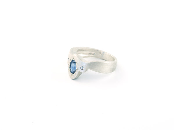 Picot Ring with Montana Sapphire - Silver